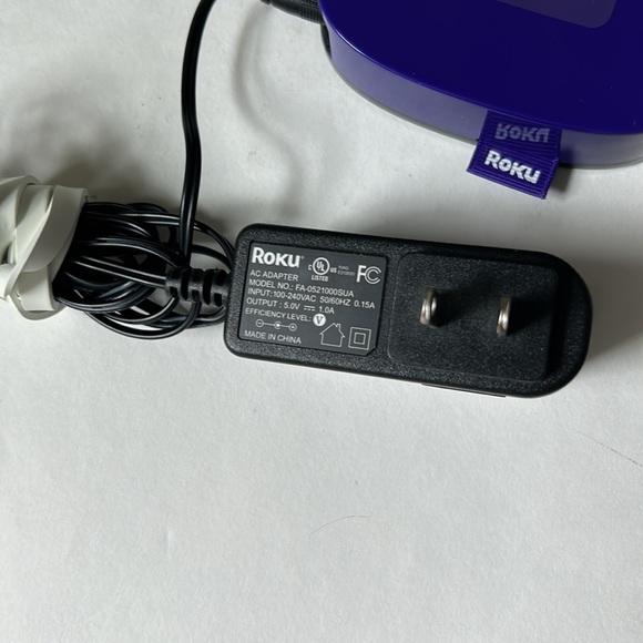 ROKU LT 2450X Streaming for TV-power &  HDMI cords-Remote Control-all included! - Picture 2 of 6